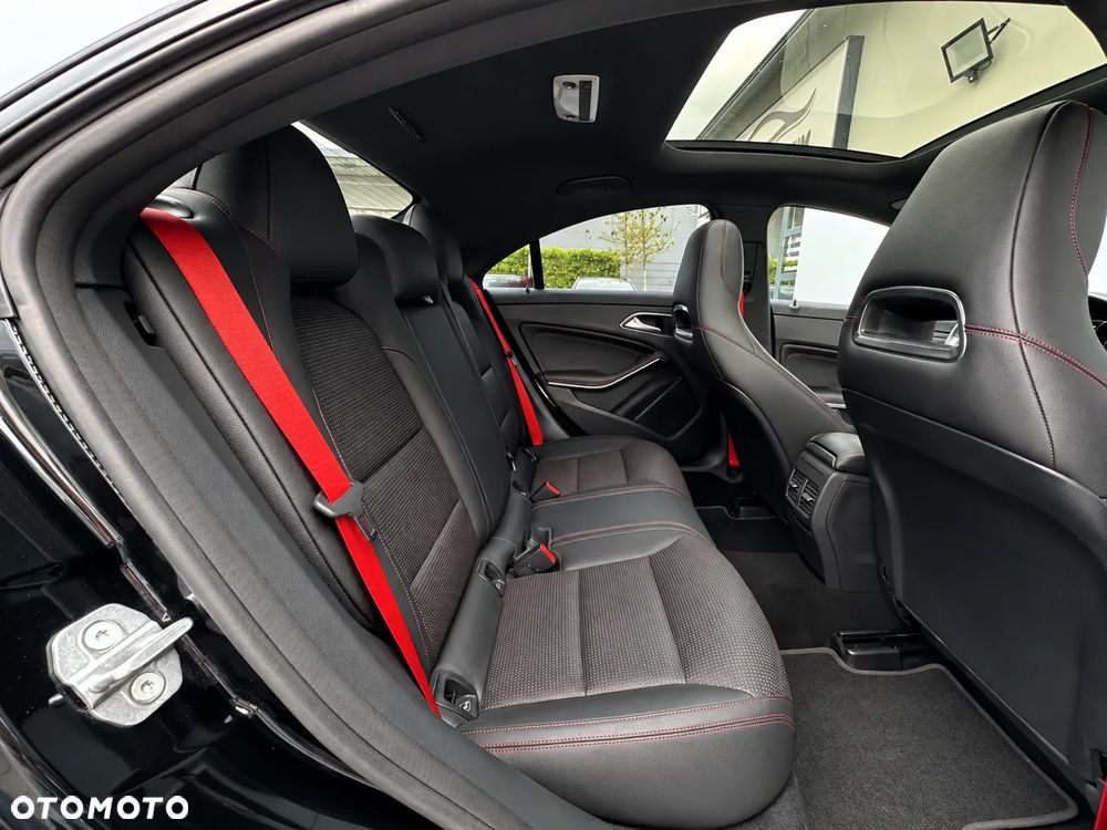 Mercedes-Benz CLA 250 7G-DCT - 7