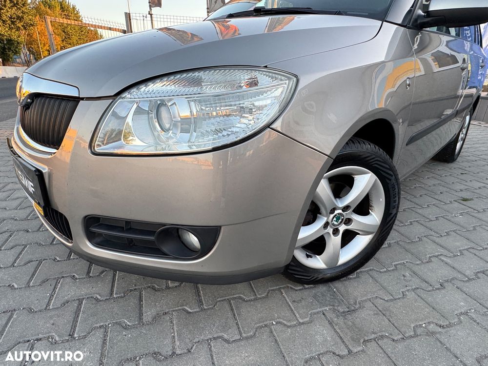 Skoda Fabia 1.6 16V Combi Tiptronic Elegance - 23