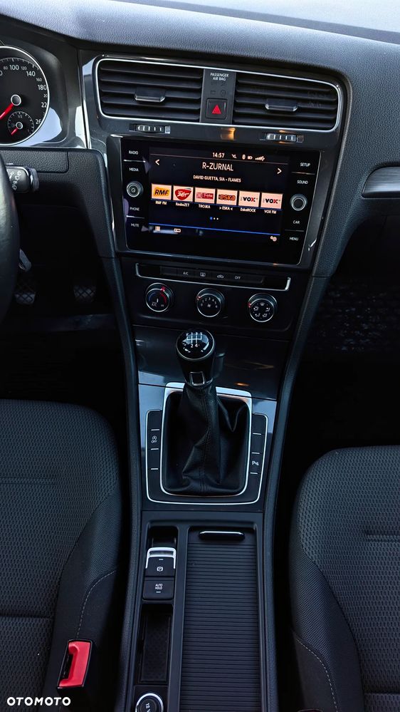 Volkswagen Golf VII 1.6 TDI BMT Comfortline - 18