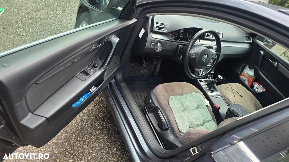 Volkswagen Passat 2.0 TDI Comfortline - 11