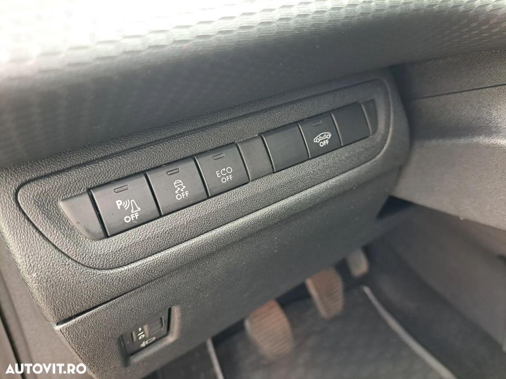 Peugeot 2008 1.2 L PureTech Turbo S&S Allure - 10