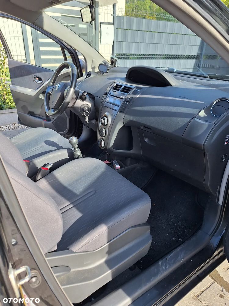 Toyota Yaris 1.33 Luna - 8