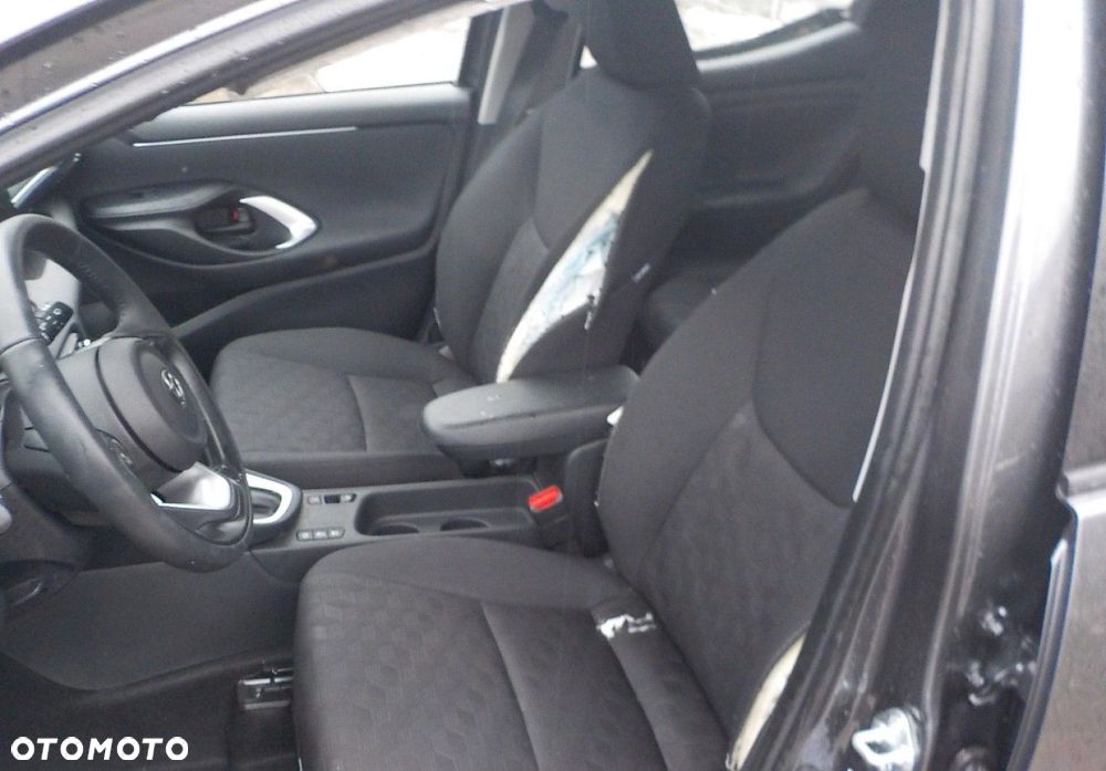Toyota Yaris - 33