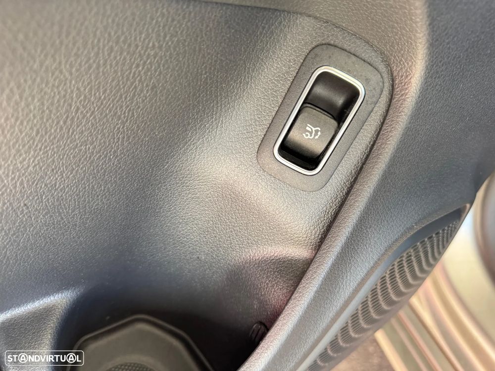 Mercedes-Benz CLA 180 d Shooting Brake 7G-DCT - 18