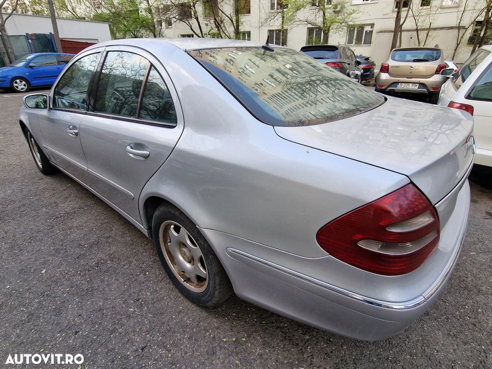 Mercedes-Benz E - 10