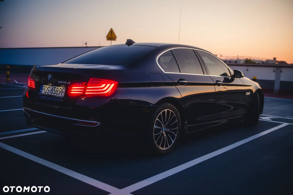BMW Seria 5 520d xDrive Luxury Line - 7
