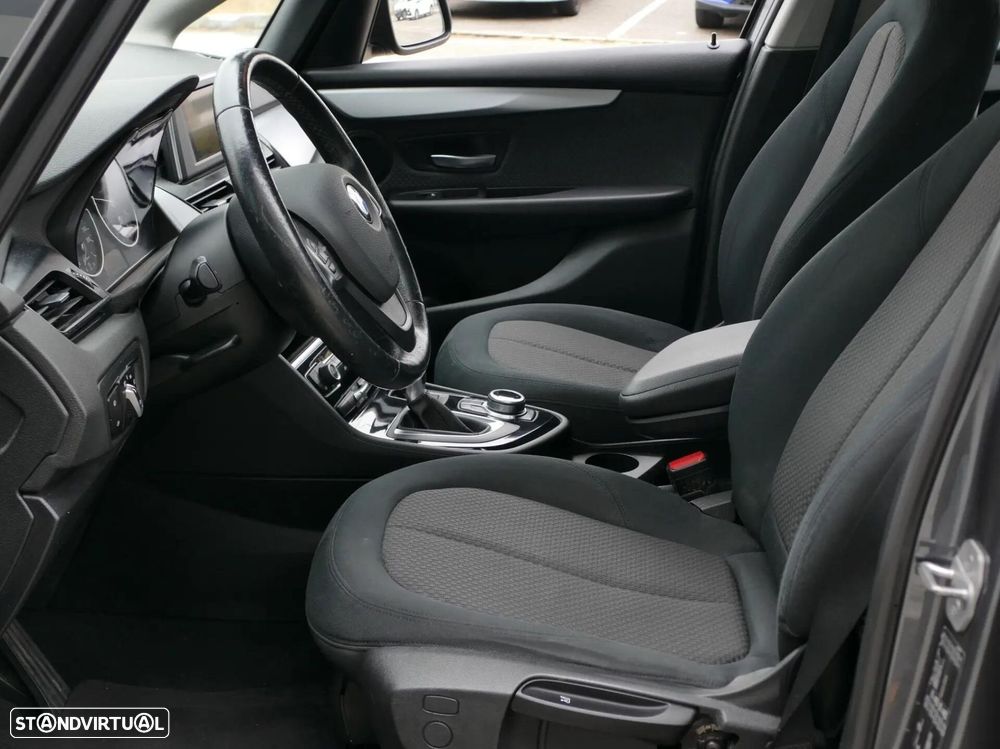 BMW 216 Active Tourer d Advantage Auto - 28