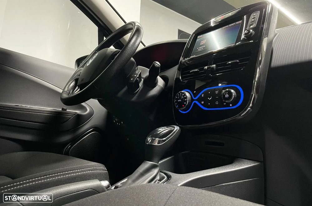 Renault Zoe (c/ Bateria) 41 kwh Intens - 32