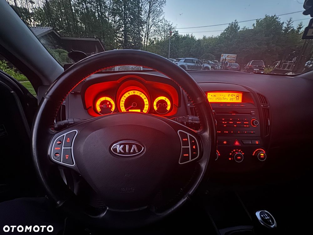 Kia Ceed - 23