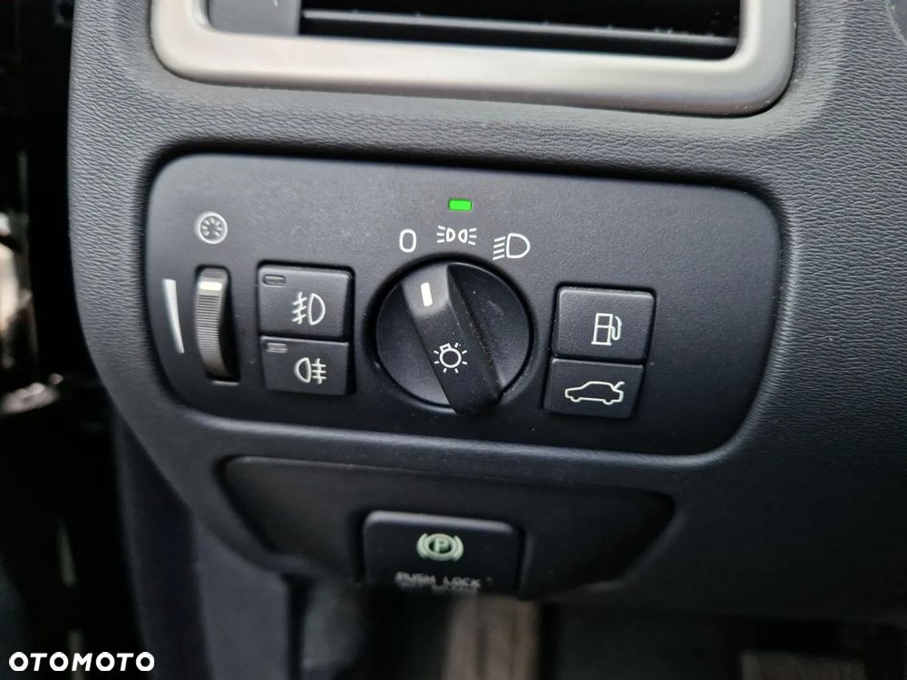 Volvo V70 D2 Summum - 16