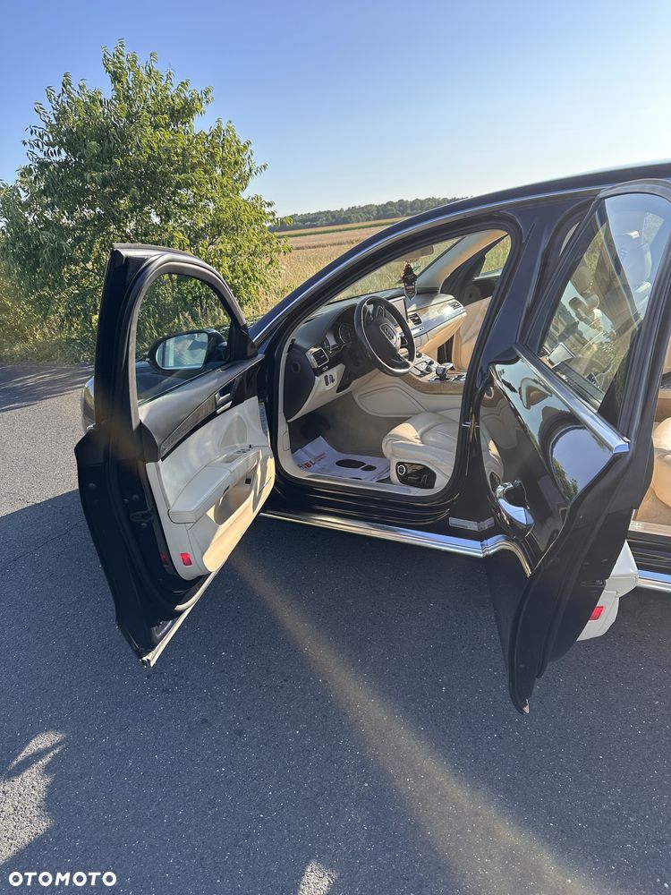 Audi A8 - 8