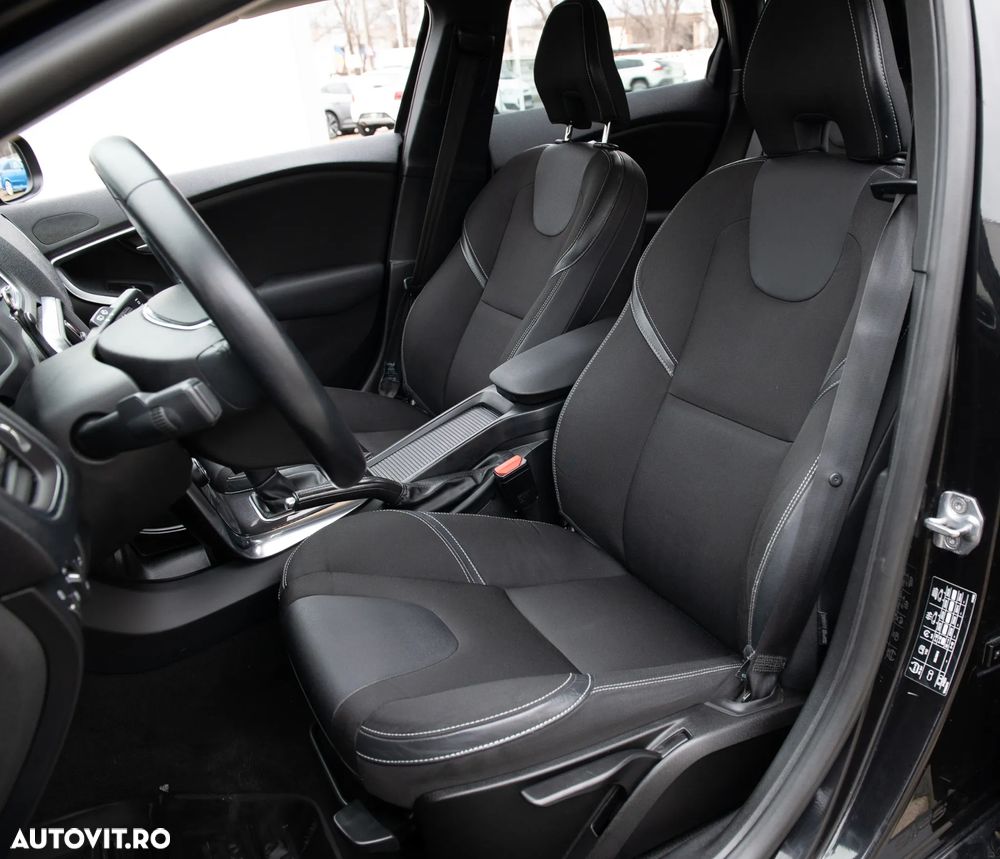 Volvo V40 D3 Geartronic Momentum - 5