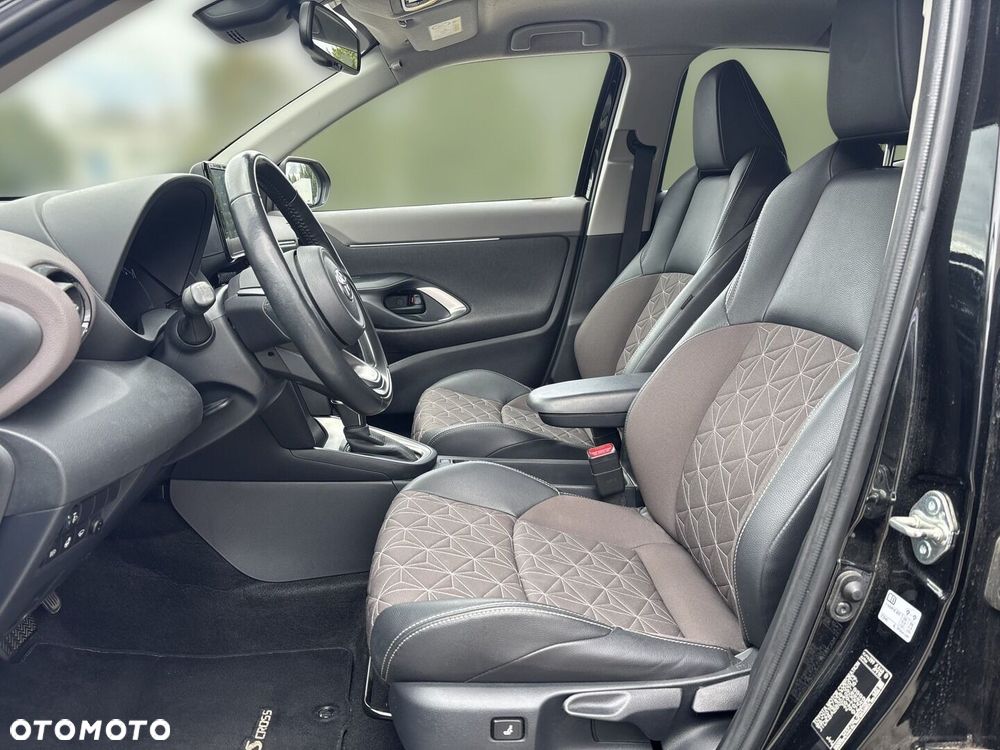 Toyota Yaris Cross - 18