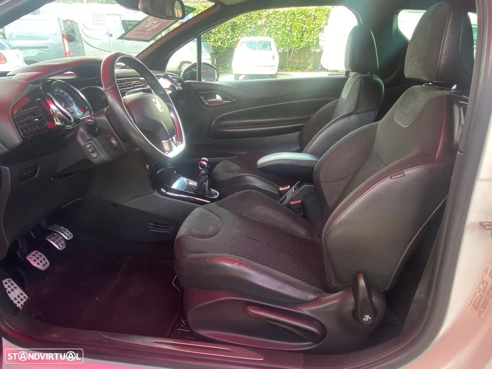 Citroën DS3 1.6 e-HDi So Chic - 6