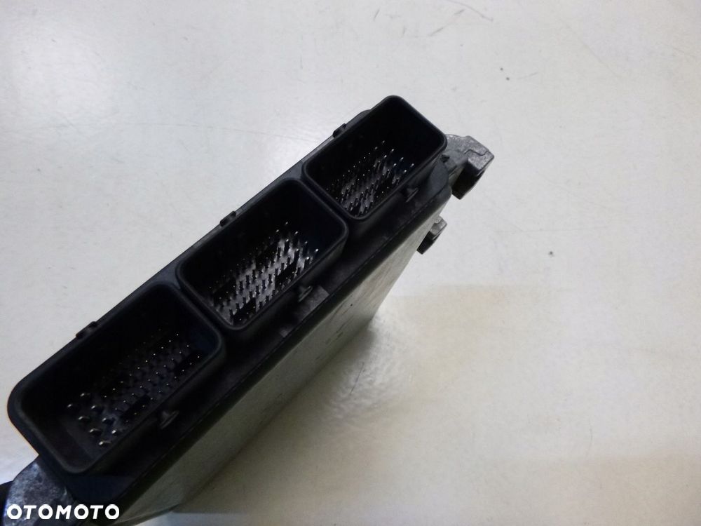 LR DISCOVERY 3 L319 KOMPUTER STEROWNIK SILNIKA 2.7 - 6