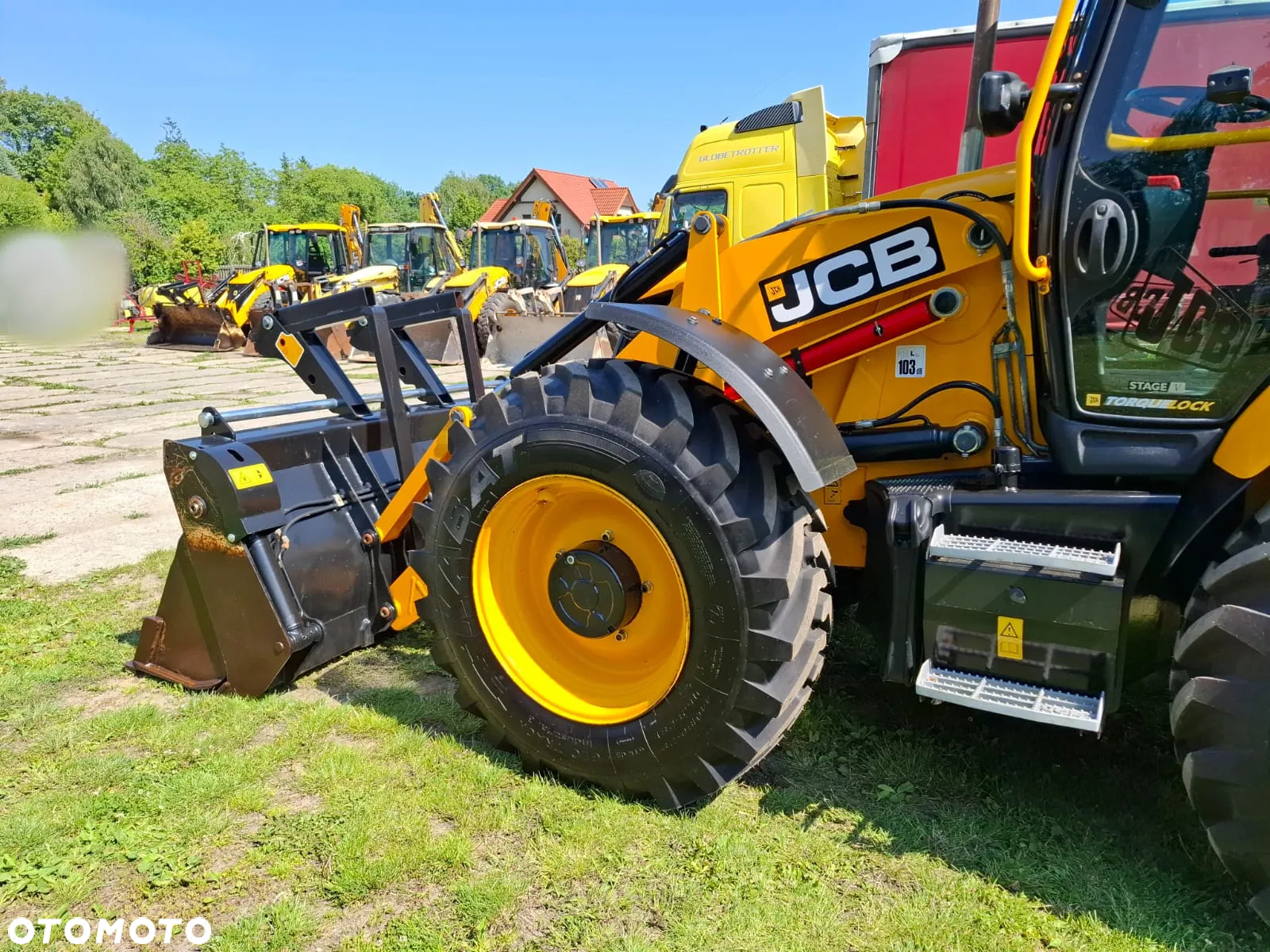 JCB 4CX - 17