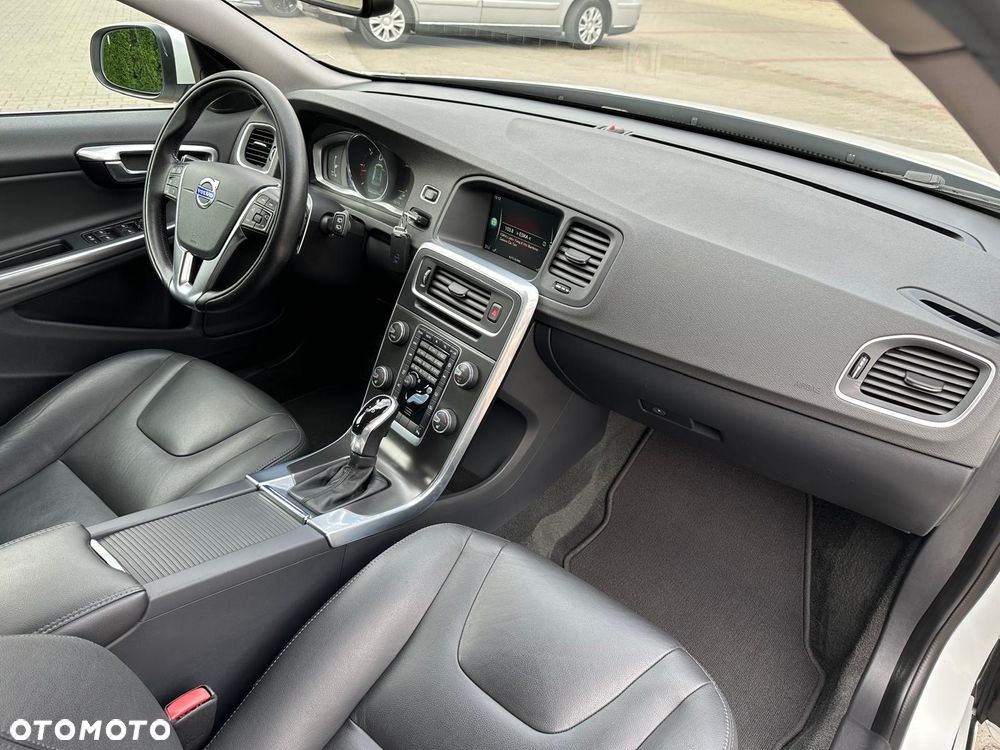 Volvo V60 D4 AWD Geartronic Summum - 31
