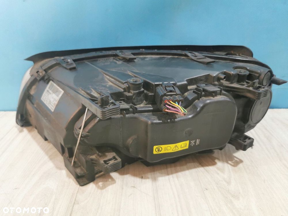 Volvo V70 III S80 II lampa reflektor przód prawa Xenon kompletna - 2