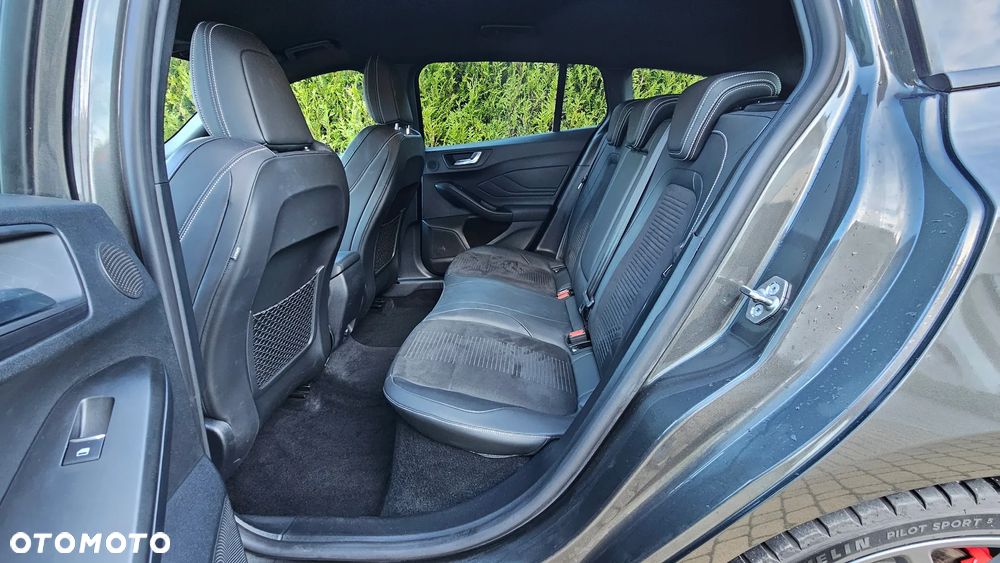 Ford Focus 2.0 EcoBlue ST - 19