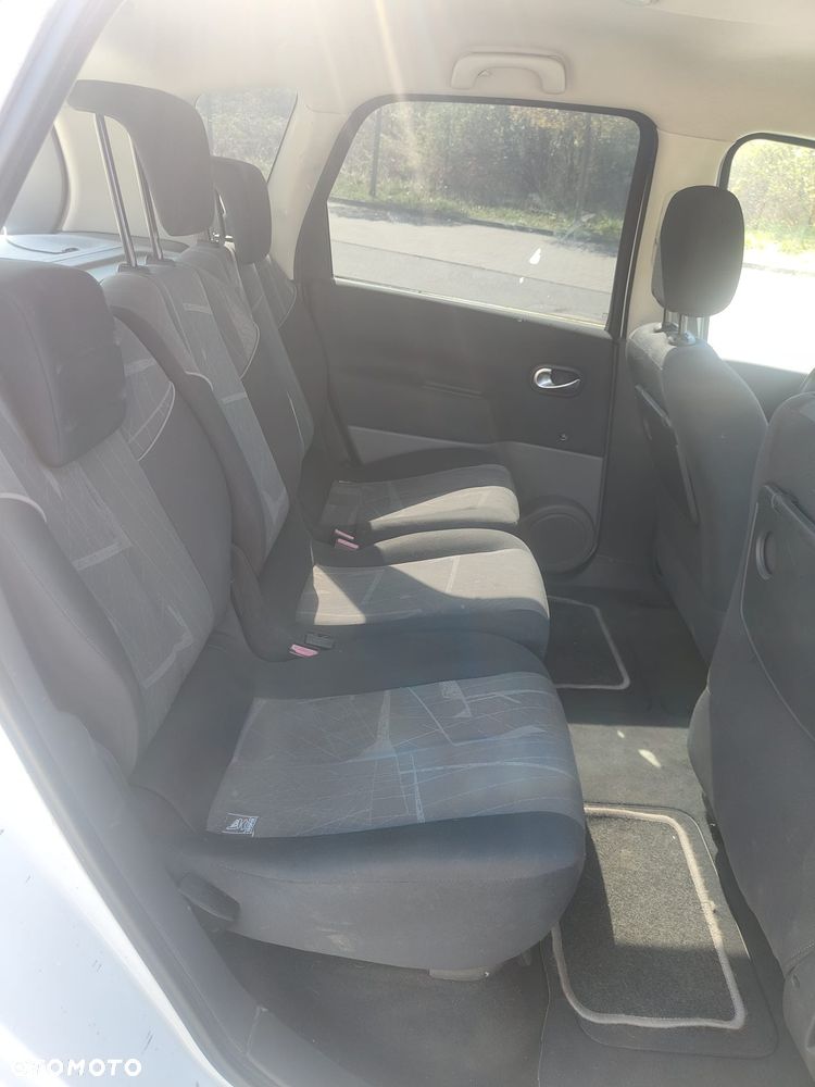 Renault Scenic 1.9 dCi FAP Conquest - 12