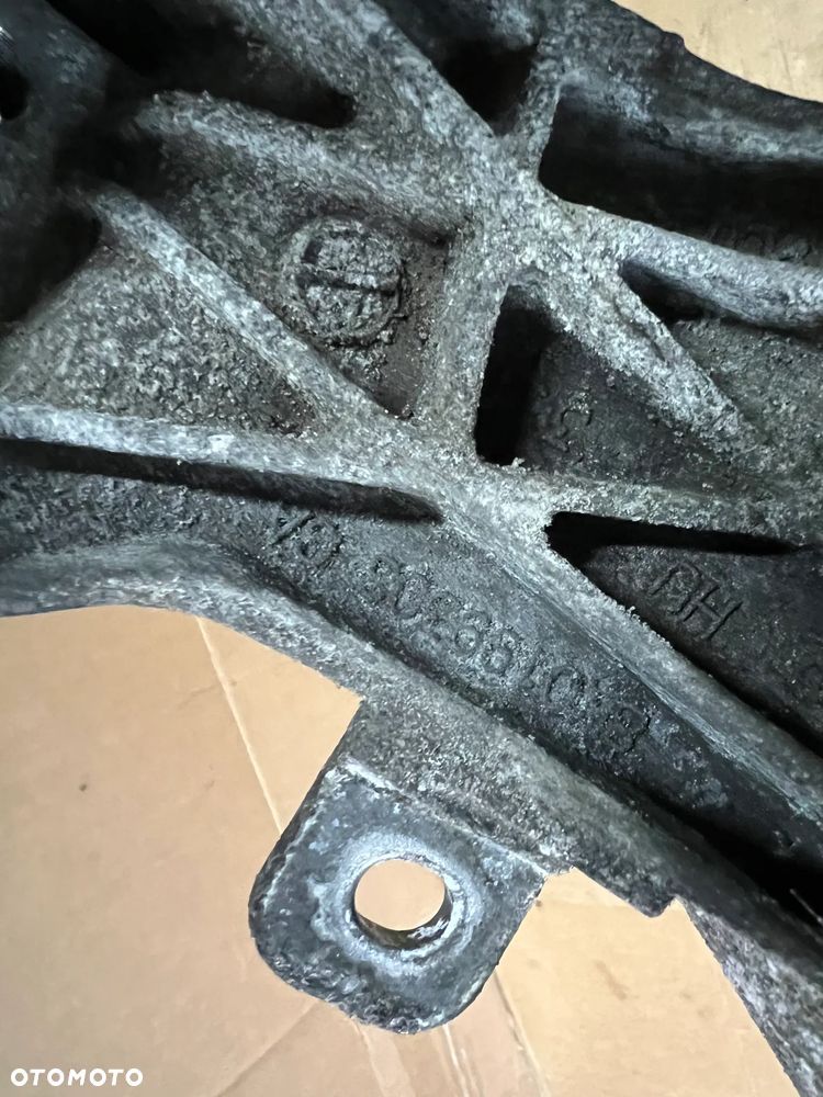 Łapa wspornik silnika Audi A4 B8 Lift 2.0 TDI 8K0199308CA - 5