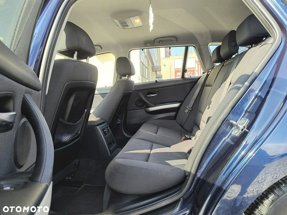 BMW Seria 3 318i - 11