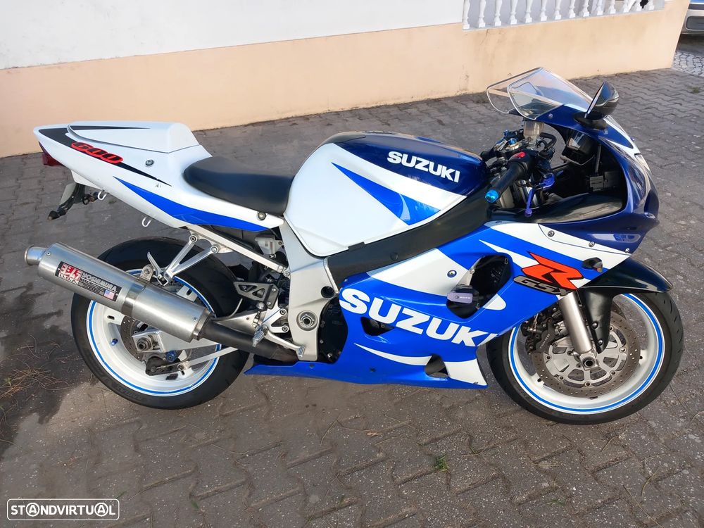 Suzuki GSX-R K1 - 12
