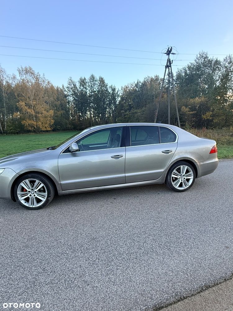 Skoda Superb 2009 photo 3