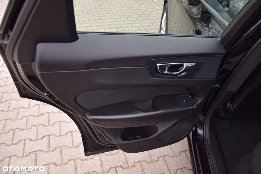 Volvo XC 60 B4 D AWD Geartronic Momentum - 30