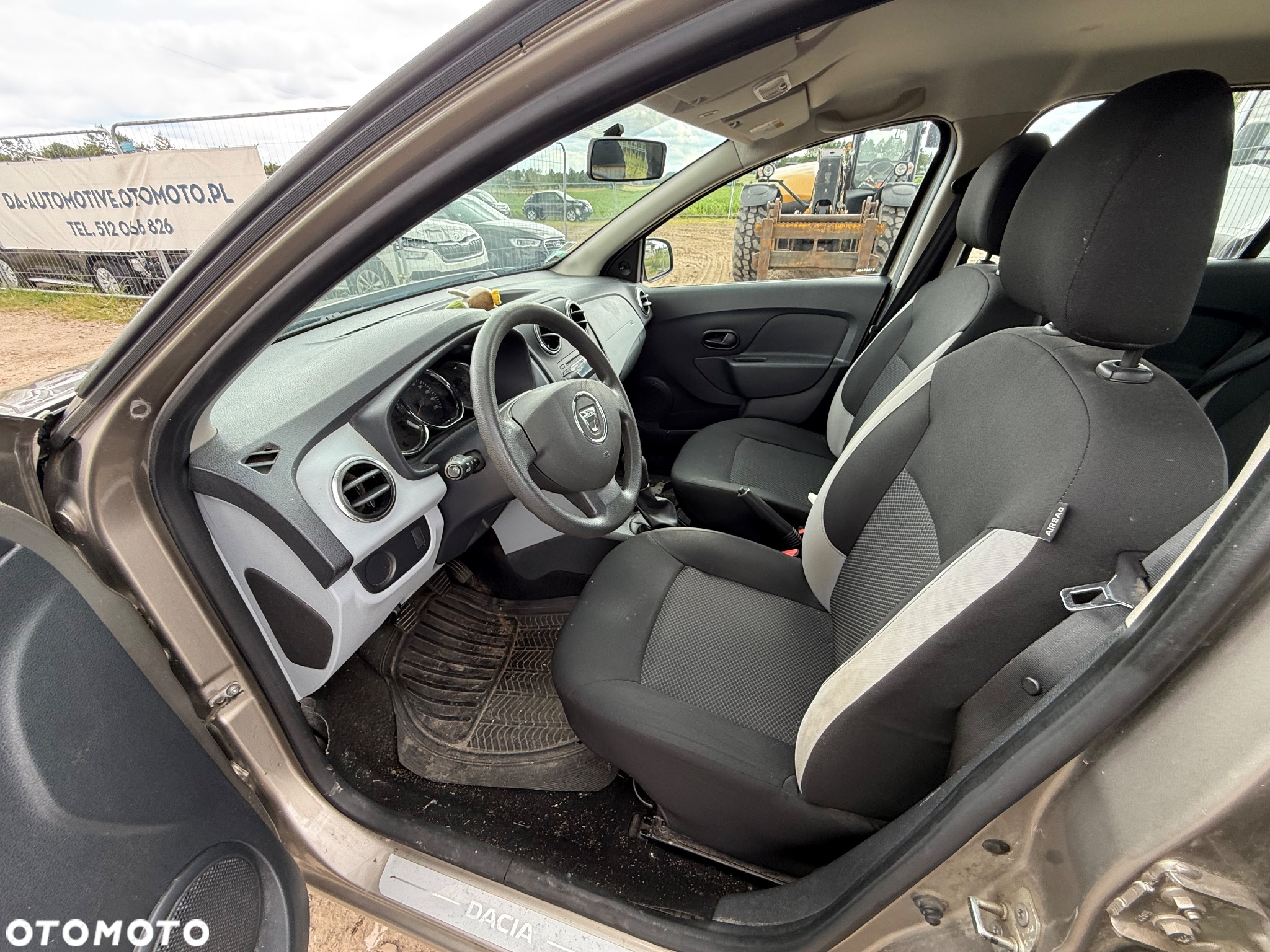 Dacia Sandero 1.2 16V 75 Laureate - 10