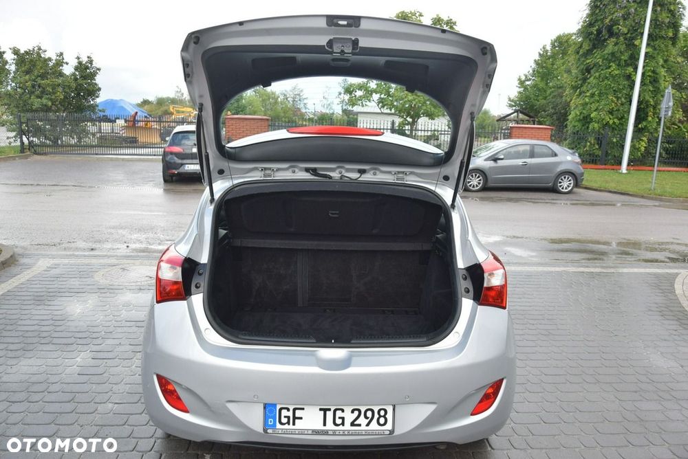 Hyundai i30 blue 1.6 GDI Trend - 15