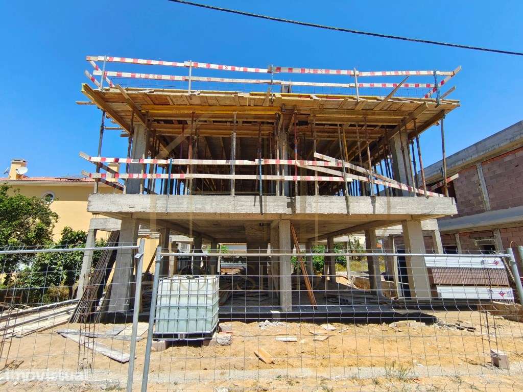 Moradia T3 + 1 com Pérgola. Pinhal do General. Fernão Ferro - Grande imagem: 2/12