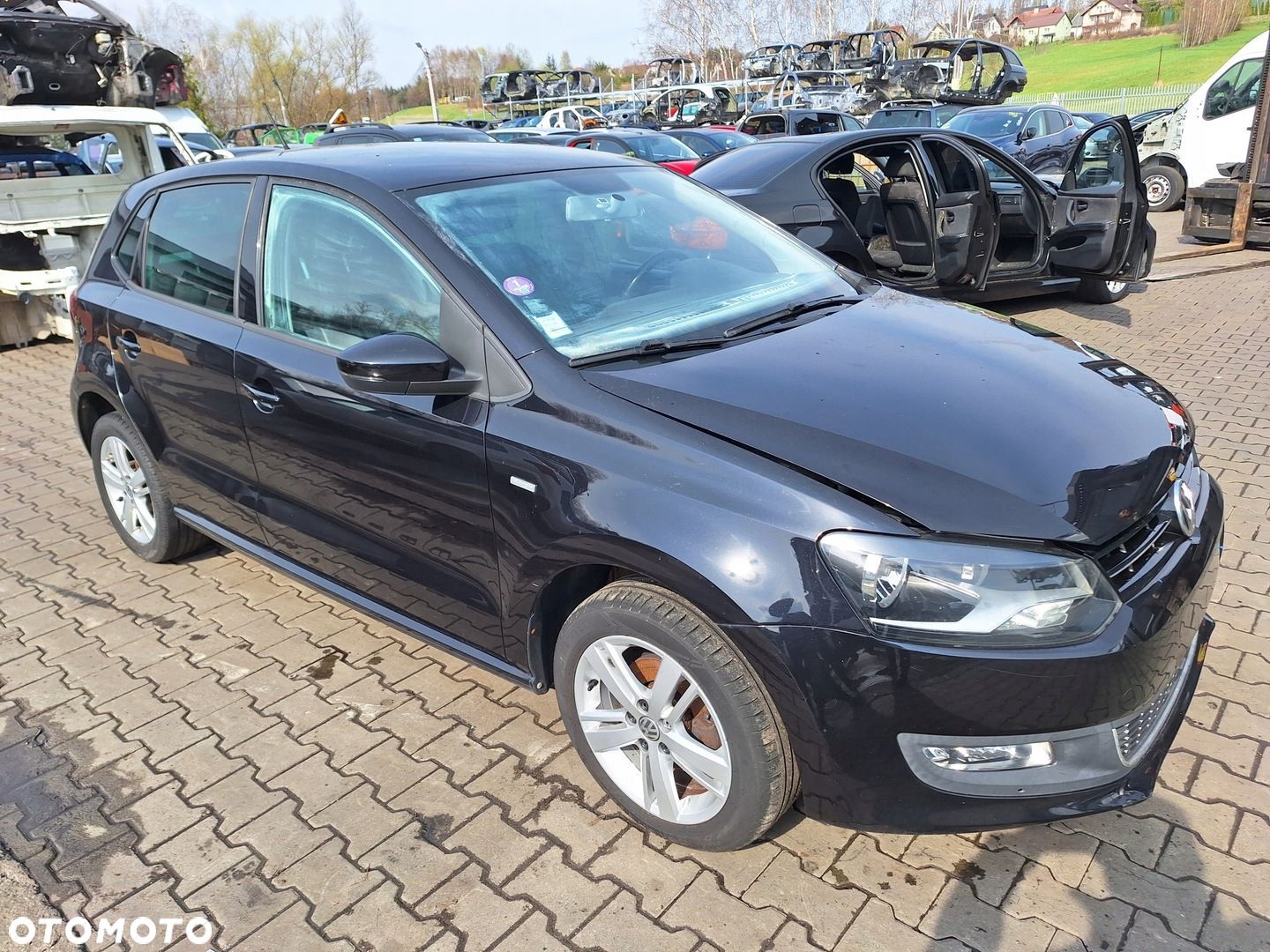 VOLKSWAGEN VW POLO 5 V 6R 6C 09-17 CZARNE LUSTERKO PRAWE 5D LC9X .-PIN EU - 1