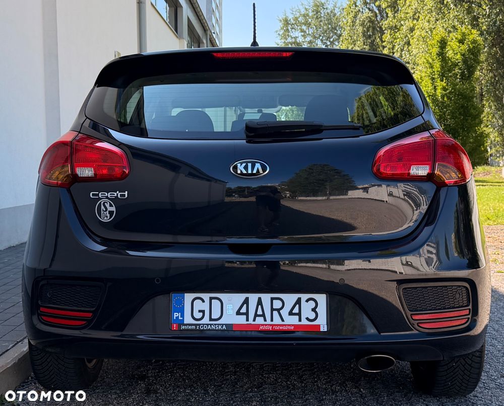 Kia Ceed 1.4 CVVT UEFA EURO 2016 - 6