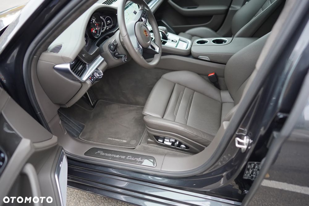 Porsche Panamera Turbo - 14