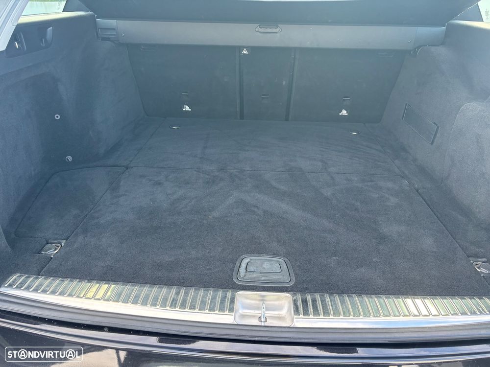 Mercedes-Benz E 220 d Avantgarde - 32