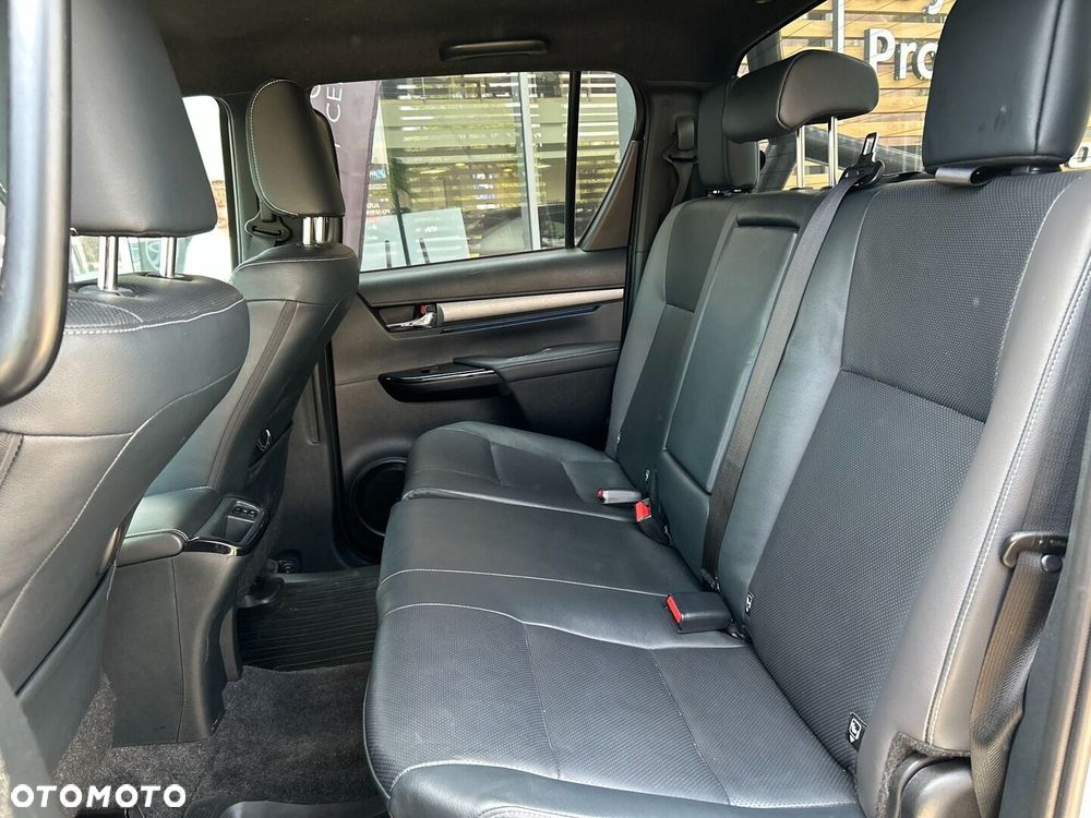 Toyota Hilux 2.8 D-4D mHEV Double Cab Invincible 4x4 - 25
