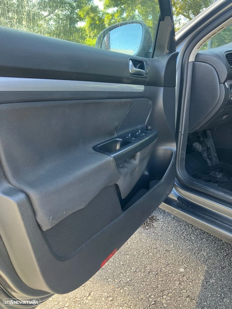 VW Golf Variant 1.6 TDi Confortline - 12