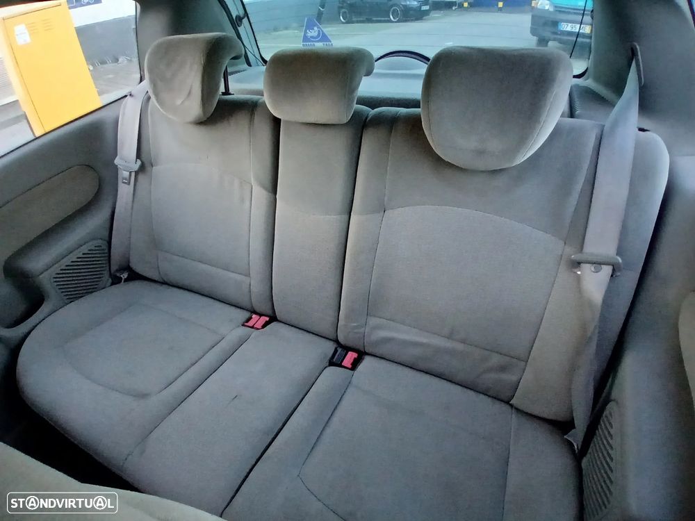 Renault Clio 1.2 16V Privilège Luxe - 7