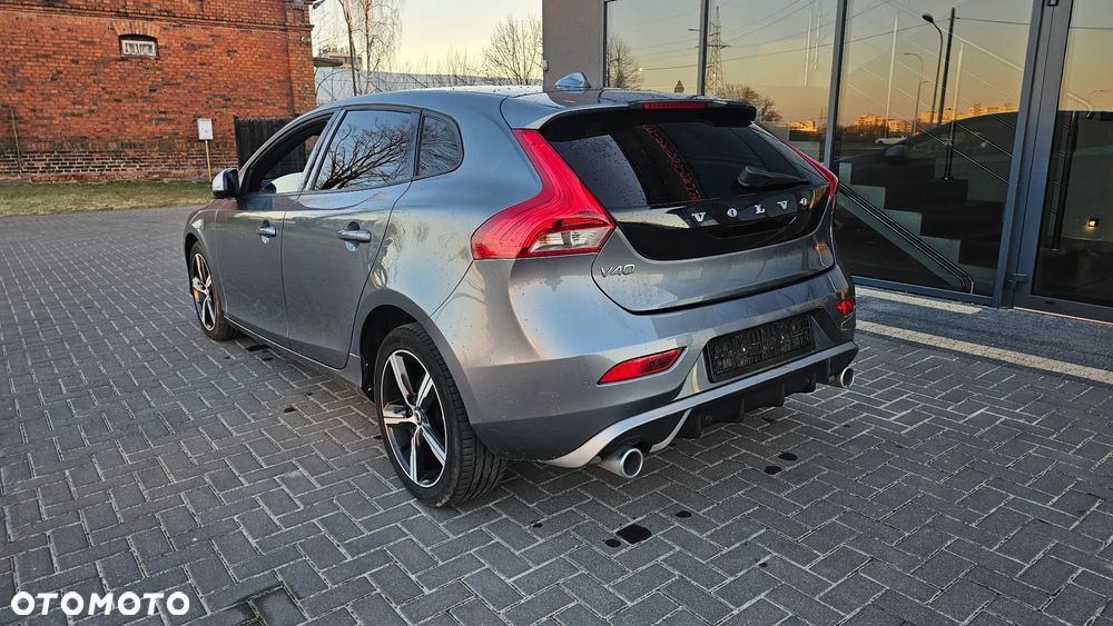 Volvo V40 D2 Drive-E R-Design Momentum - 29