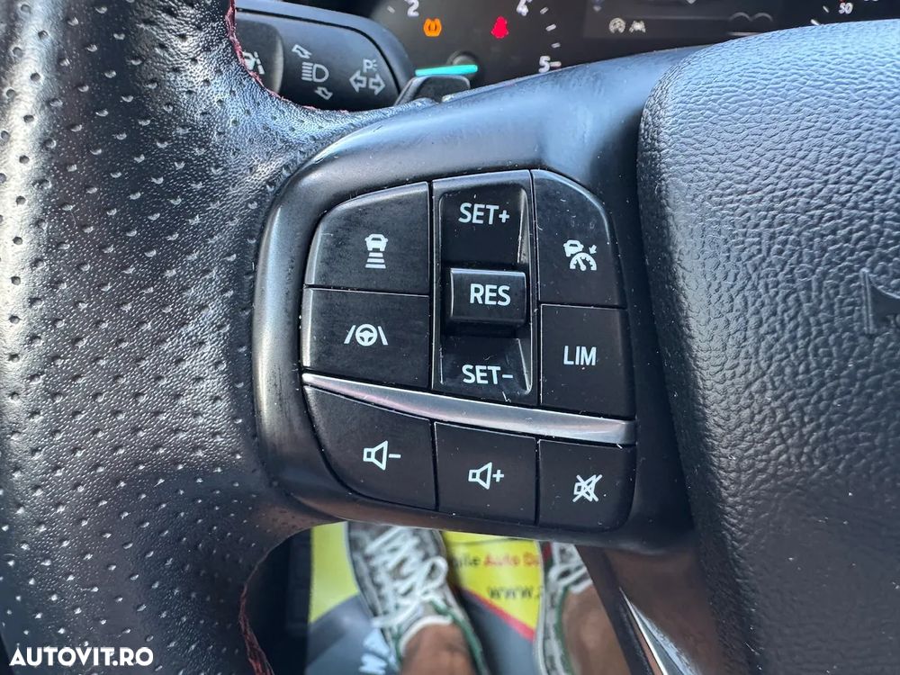 Ford Focus 1.5 EcoBlue Start-Stopp-System Aut. ST-LINE DESIGN - 10