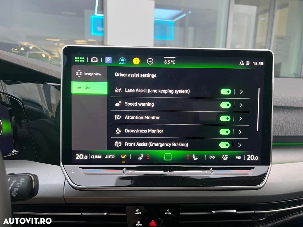 Volkswagen Golf 1.5 eTSI DSG MHEV Life - 16