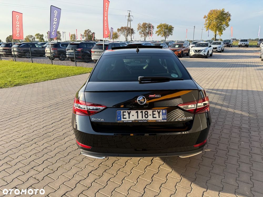Skoda Superb 2.0 TDI Sportline DSG - 13