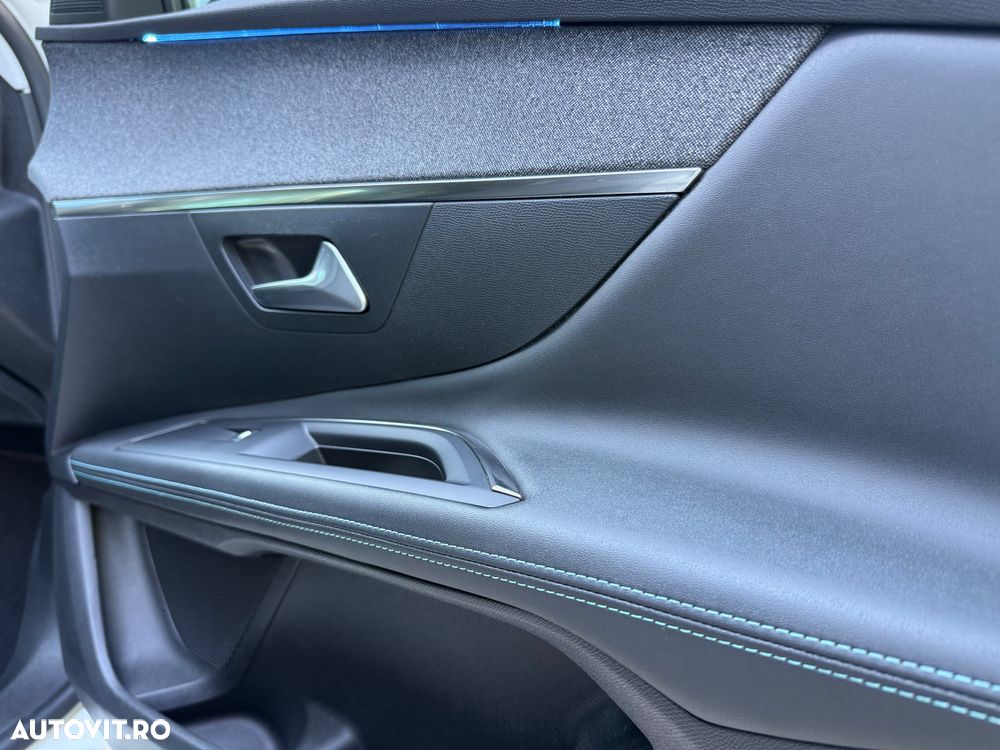 Peugeot 3008 PureTech 130 Stop & Start GPF EAT8 Allure - 16