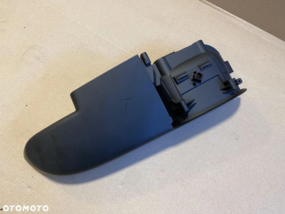 Obudowa uchwytu Volkswagen Passat B6 3C1867179B - 1