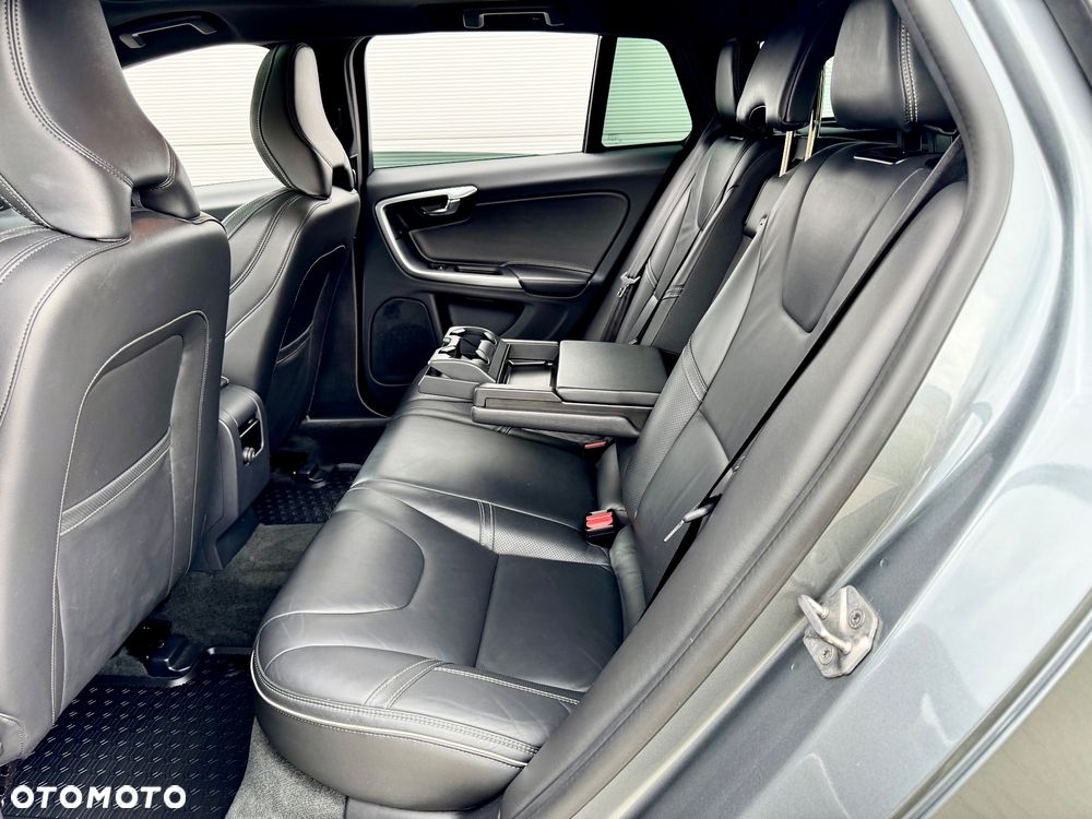 Volvo V60 D4 Geartronic R-Design - 8