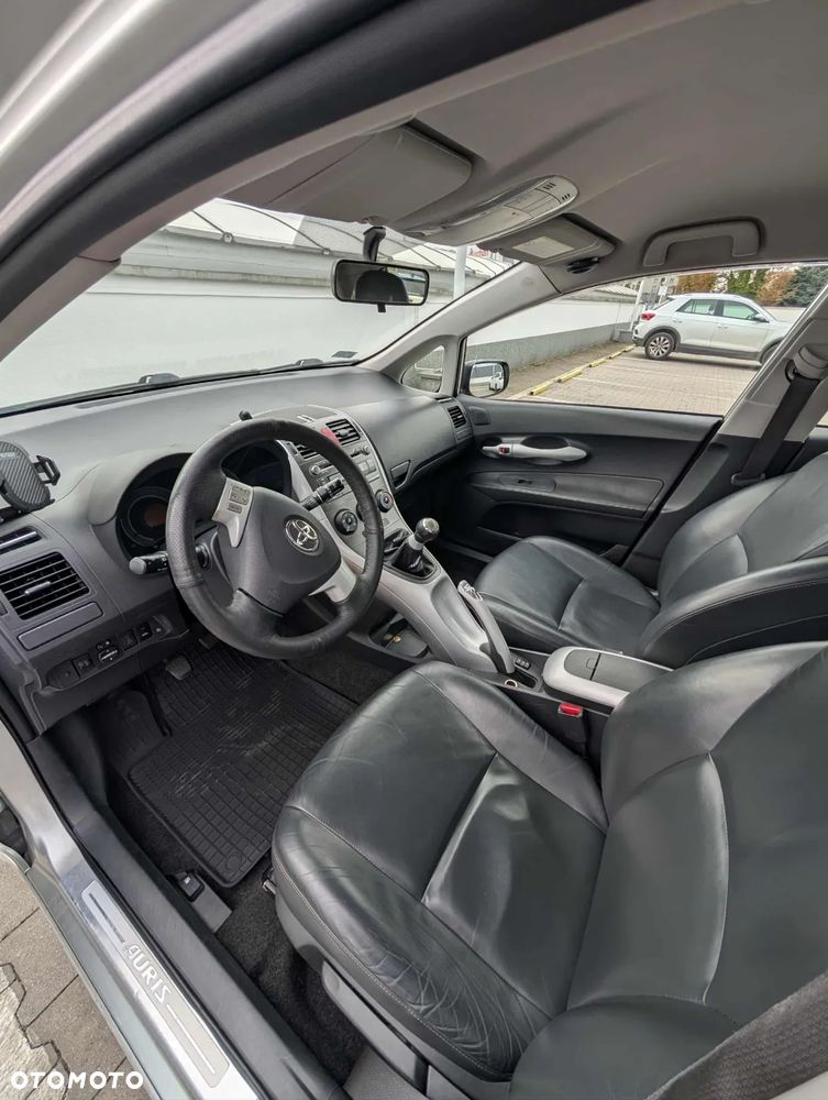 Toyota Auris - 10