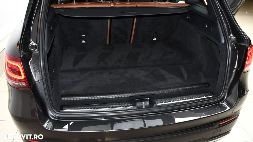 Mercedes-Benz GLC 300 e 4Matic 9G-TRONIC AMG Line - 17