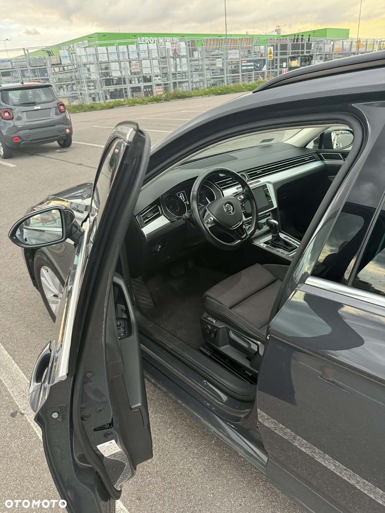 Volkswagen Passat 2.0 TDI SCR DSG Comfortline - 16