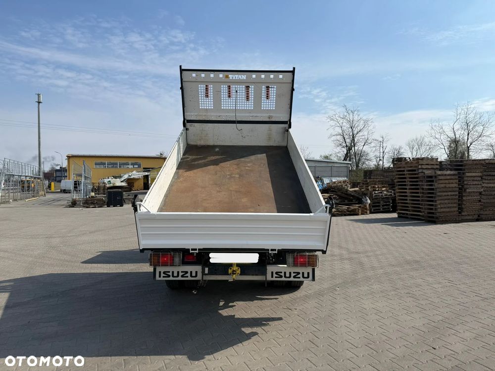 Isuzu N1R - 7